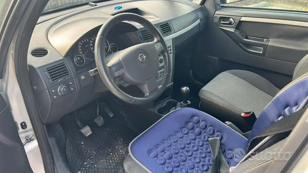 Usata Opel Meriva 90 CV (66 kW) 2007 Grigio Monovolume