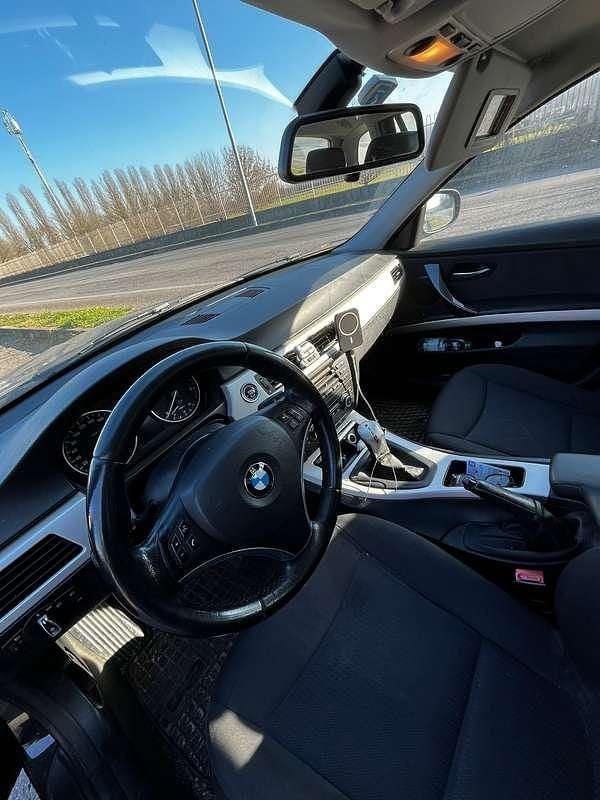 Usata BMW 316 116 CV (85 kW) 2010 Nero Station wagon