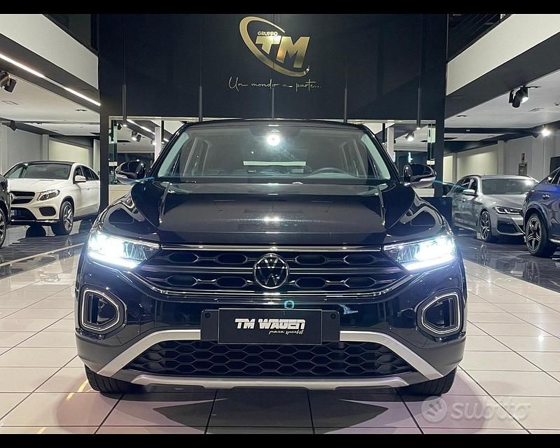 Usata VW T-Roc Life 110 CV (80 kW) 2022 Nero SUV