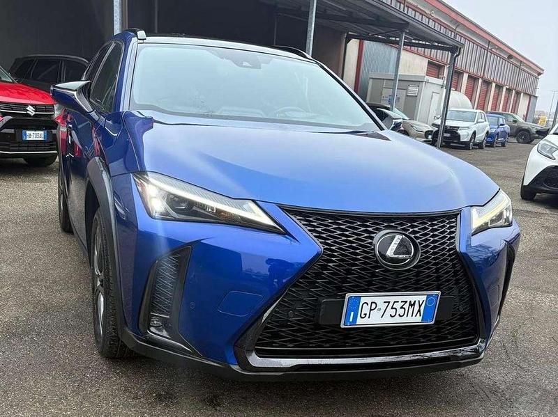 Usata Lexus UX 250h Sport Line 145 CV (106 kW) 2023 Blu/azzurro SUV