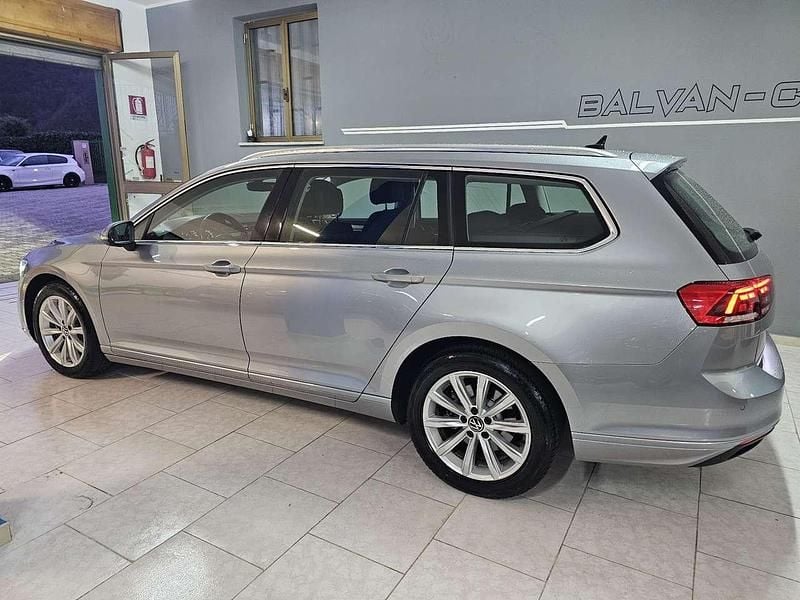 Usata VW Passat Executive 150 CV (110 kW) 2021 Argento Station wagon