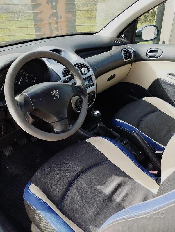 Usata Peugeot 206 50 CV (36 kW) 2005 Nero Berlina