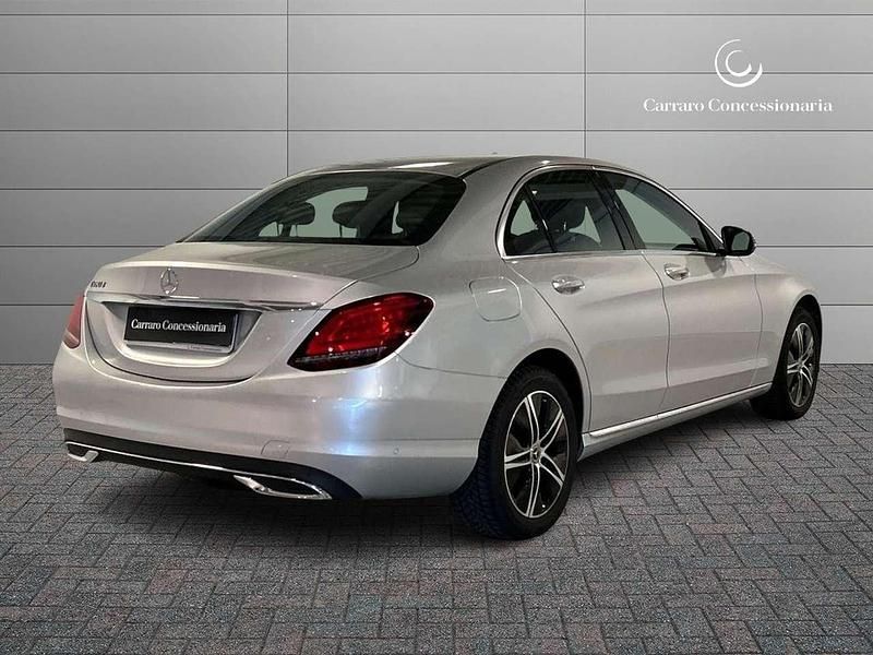 Usata Mercedes C180 122 CV (89 kW) 2019 Argento metallizzato Berlina