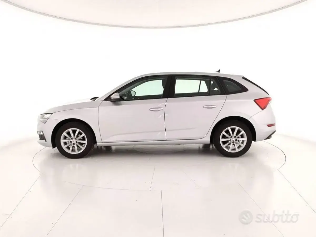 Usata Skoda Scala Ambition 110 CV (80 kW) 2023 Grigio Utilitaria