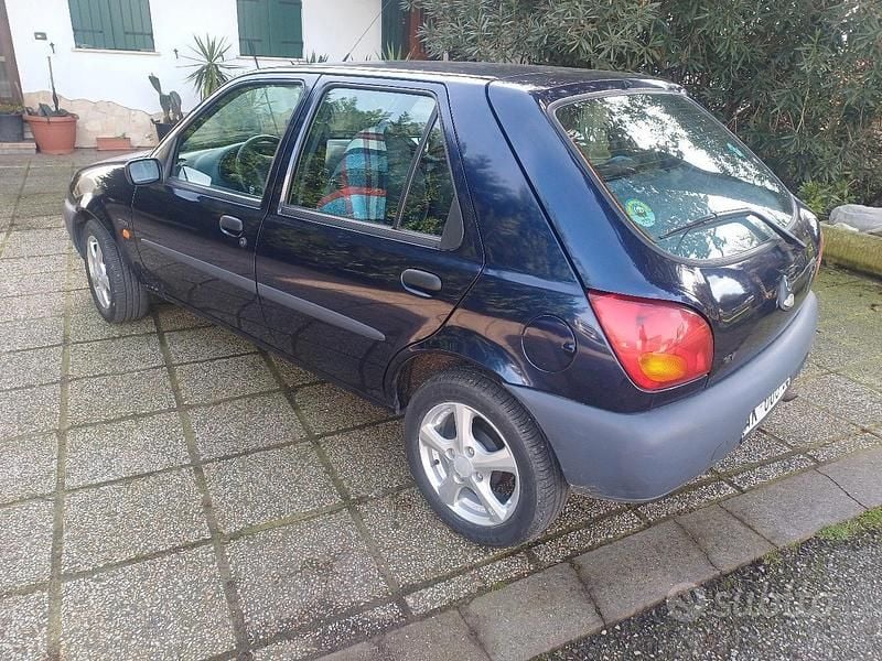 Gebraucht Ford Fiesta 75 PS (55 kW) 1996 Blau Kleinwagen
