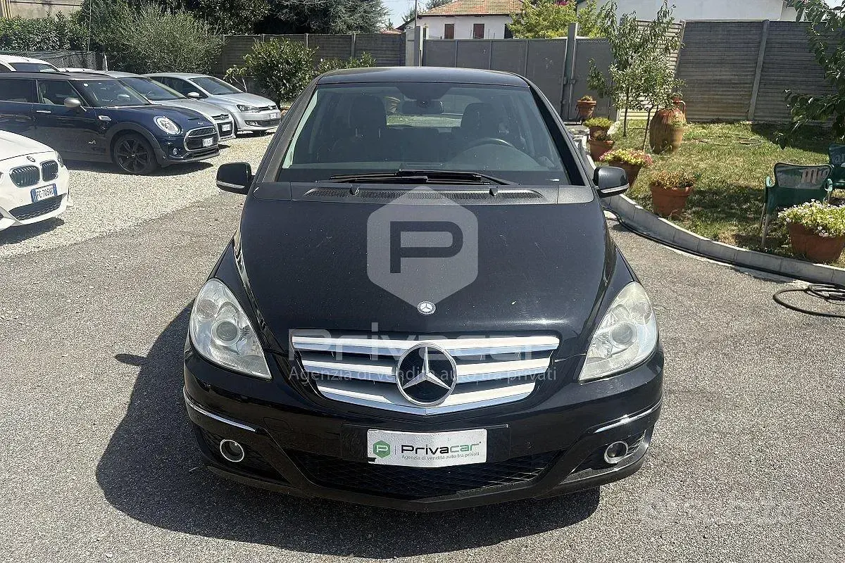 Usata Mercedes B180 Premium 109 CV (80 kW) 2010 Nero Monovolume