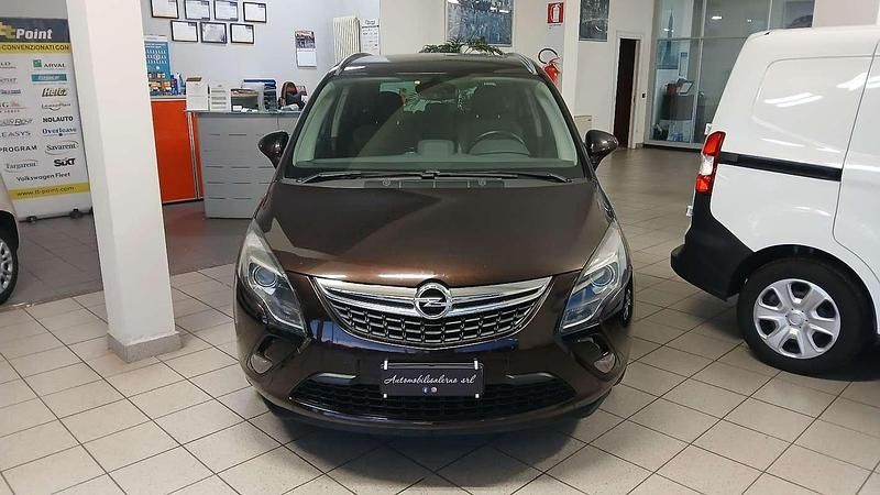Usata Opel Zafira Tourer Cosmo 131 CV (96 kW) 2012 Monovolume