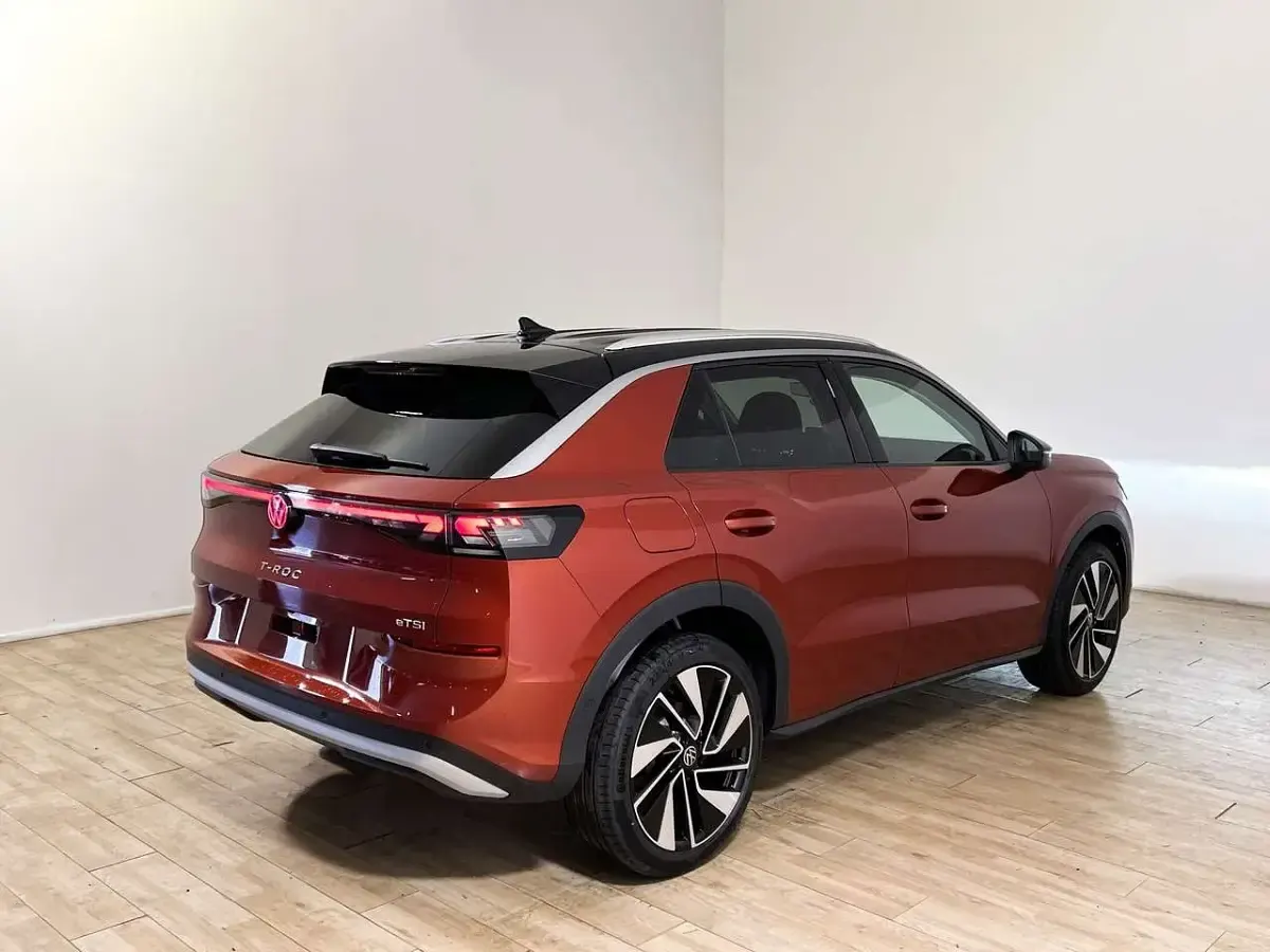 Nuova VW T-Roc Style 150 CV (110 kW) 2026 Rosso SUV