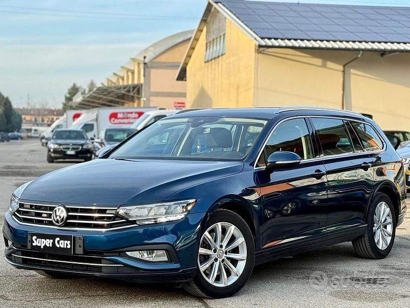 Usata VW Passat 150 CV (110 kW) 2021 Blu Station wagon