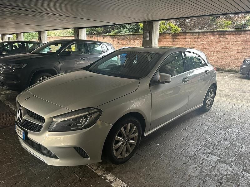 Grigio Usata 2017 Mercedes A160 Business Berlina | 13.500 € (Ottimo prezzo) - Immagine 1/4
