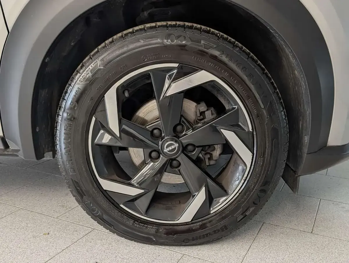 Usata Nissan Juke N-Connecta 114 CV (83 kW) 2023 Grigio SUV