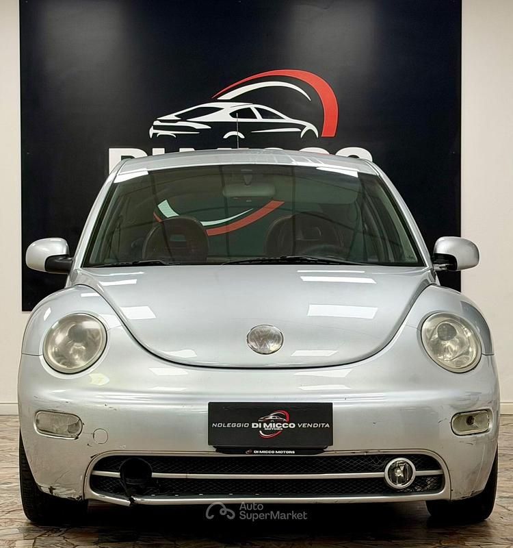 Usata VW New Beetle 101 CV (74 kW) 2004 Argento Utilitaria