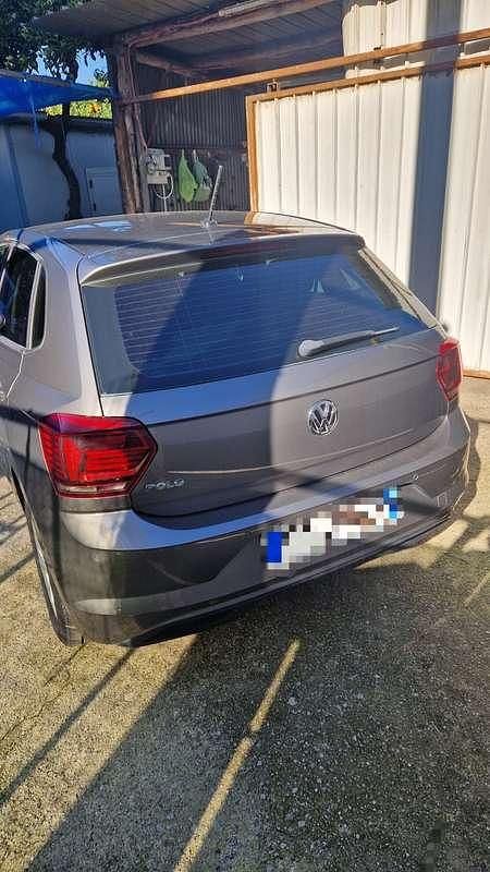 Usata 2020 VW Polo Comfortline Tre volumi | 13.000 € (Buon prezzo) - Immagine 1/4