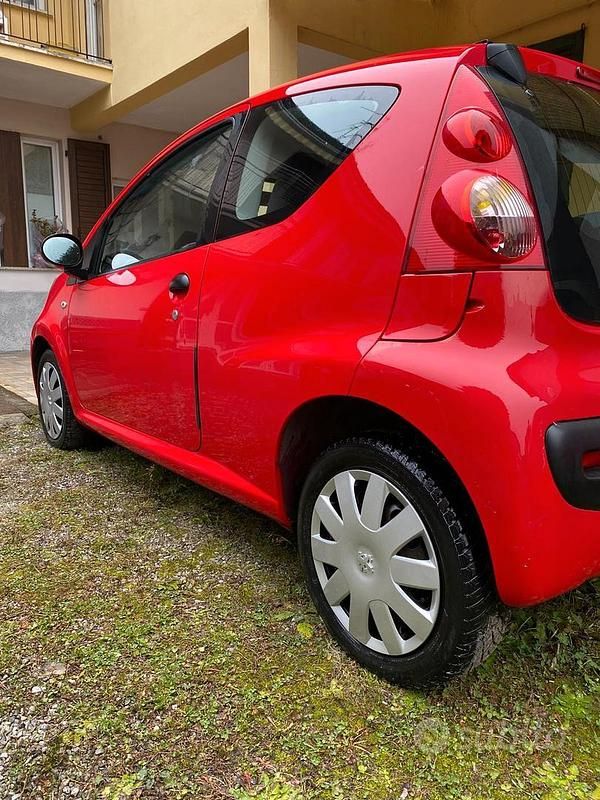 Usata Peugeot 107 68 CV (50 kW) 2007 Utilitaria