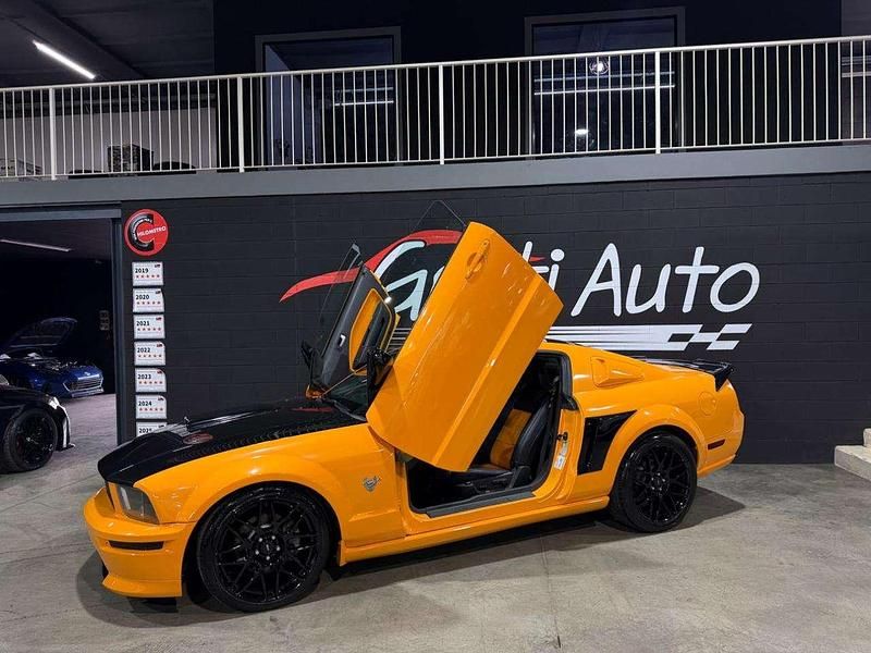 Usata Ford Mustang 305 CV (224 kW) 2009 Arancione Coupé