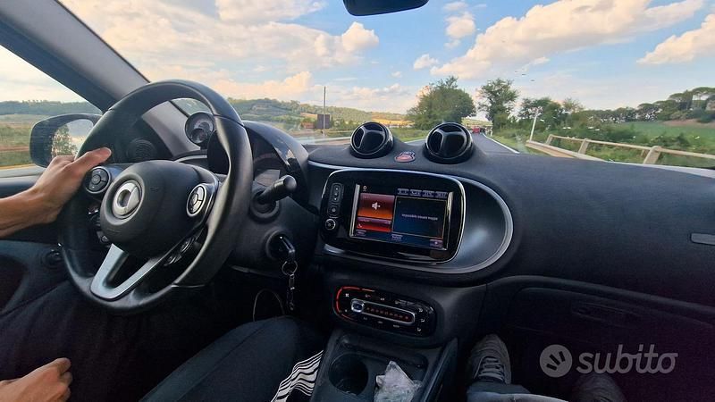 Begagnad Smart ForFour Passion 71 HK (52 kW) 2016 Silver Halvkombi