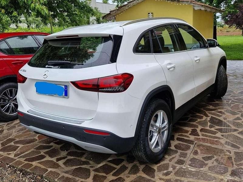 Usata Mercedes GLA180 116 CV (85 kW) 2023 Bianco SUV