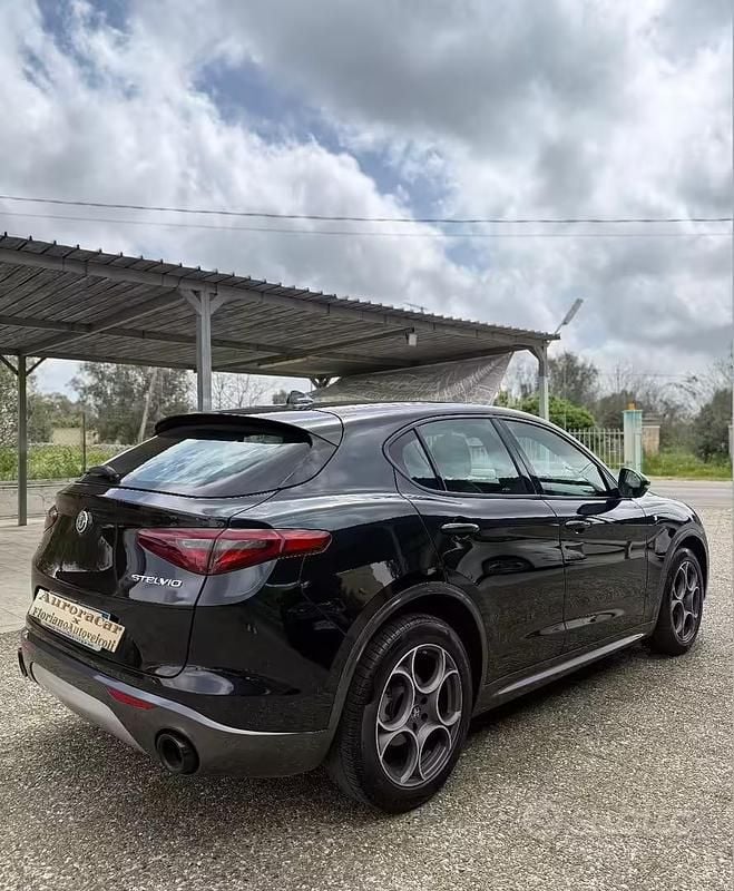 Usata Alfa Romeo Stelvio Ti 210 CV (154 kW) 2022 Nero SUV