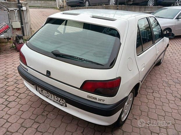 Usata Peugeot 306 108 CV (79 kW) 1994 Bianco Berlina