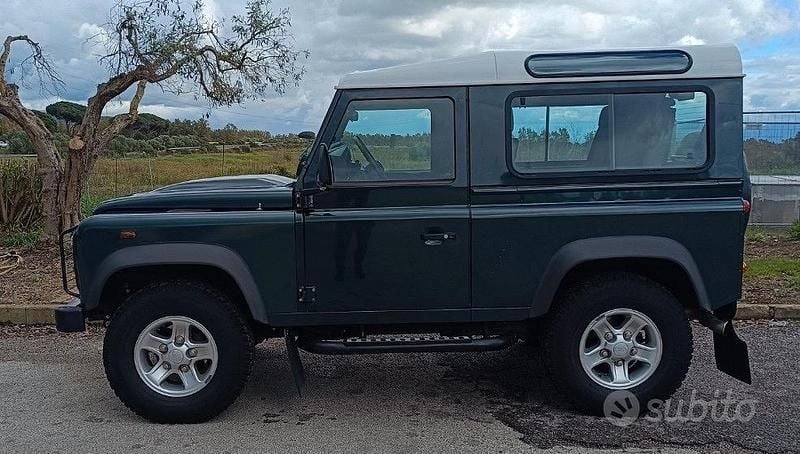 Usado Land Rover Defender 122 CV (89 kW) 2012 SUV