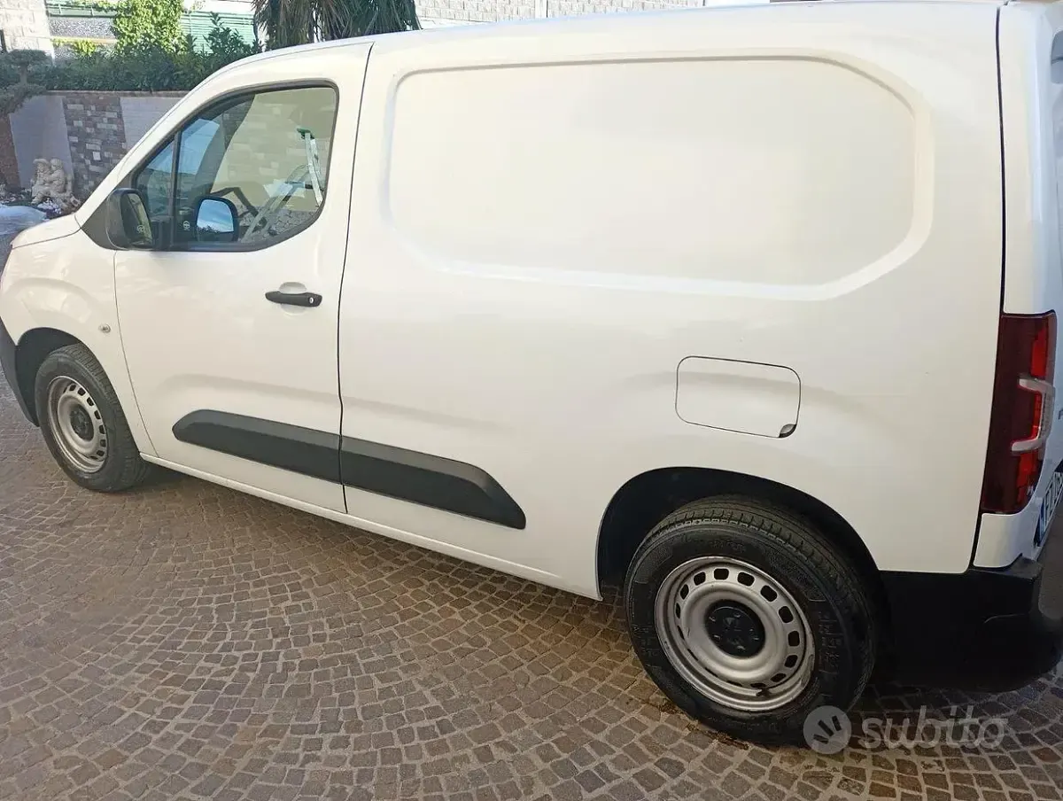 Usata Peugeot Partner 102 CV (75 kW) 2019 Bianco Monovolume