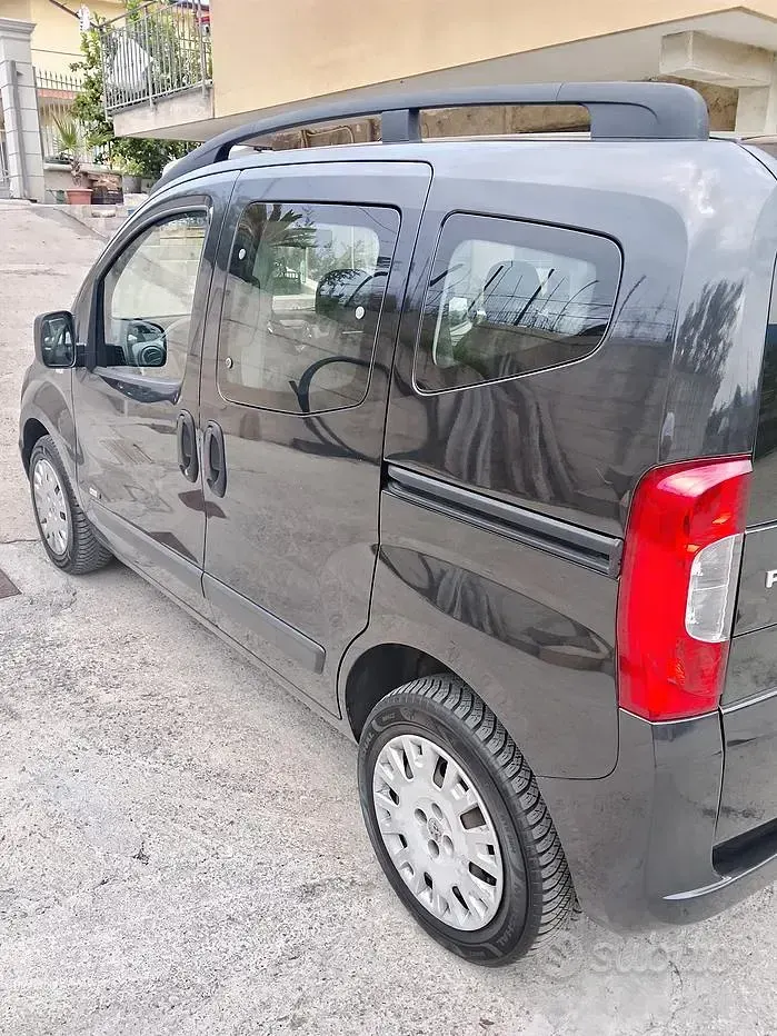 Usata Peugeot Bipper 75 CV (55 kW) 2014 Nero Monovolume