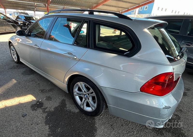 Grigio Usata 2007 BMW 320 Station wagon | 3500 € (Buon prezzo) - Immagine 1/4