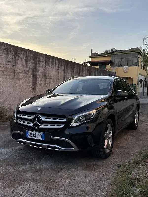 Usata Mercedes GLA200 AMG 136 CV (100 kW) 2019 Nero SUV