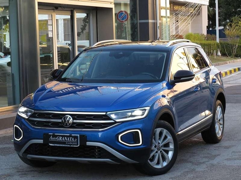 Blu/azzurro Usata 2022 VW T-Roc Style SUV | 19.990 € (Ottimo prezzo) - Immagine 1/4