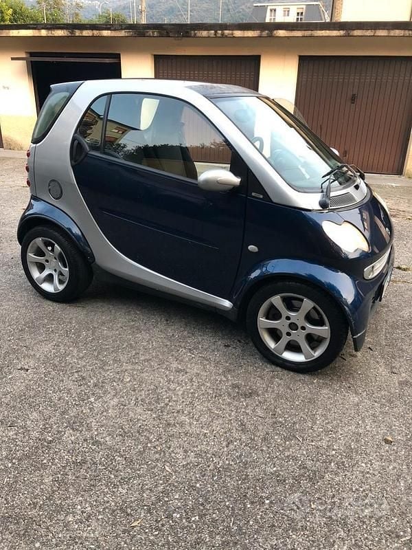 Blu Usata 2004 Smart ForTwo Coupé Coupé | 2300 € - Immagine 1/4
