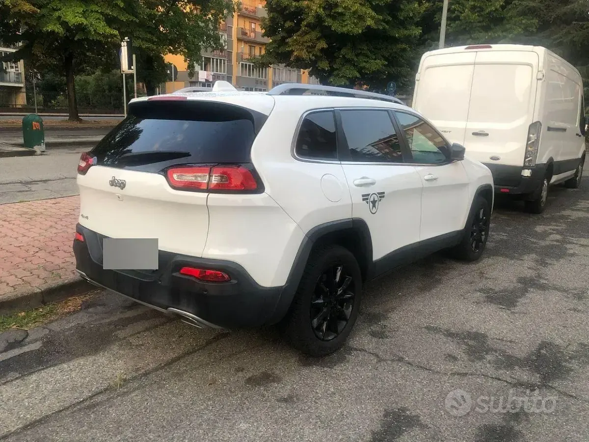 Usata Jeep Cherokee 200 CV (147 kW) 2016 Grigio SUV