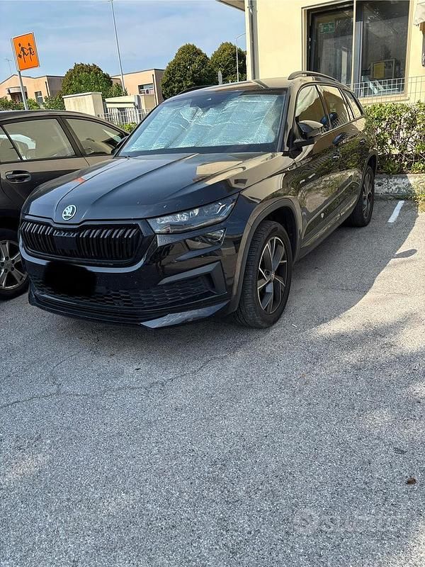 Second-hand Skoda Kodiaq SportLine 150 CP (110 kW) 2023 Negru SUV