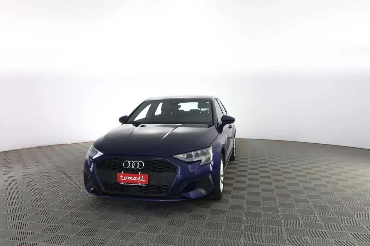 Usata Audi A3 110 CV (80 kW) 2022 Blu navarra Berlina