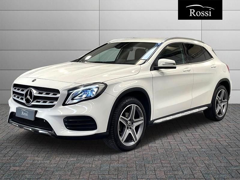 Bianco Usata 2018 Mercedes GLA200 Premium SUV | 22.900 € (Buon prezzo) - Immagine 1/4