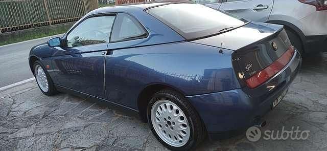 Usata Alfa Romeo GTV Lusso 150 CV (110 kW) 1997 Blu/azzurro Coupé