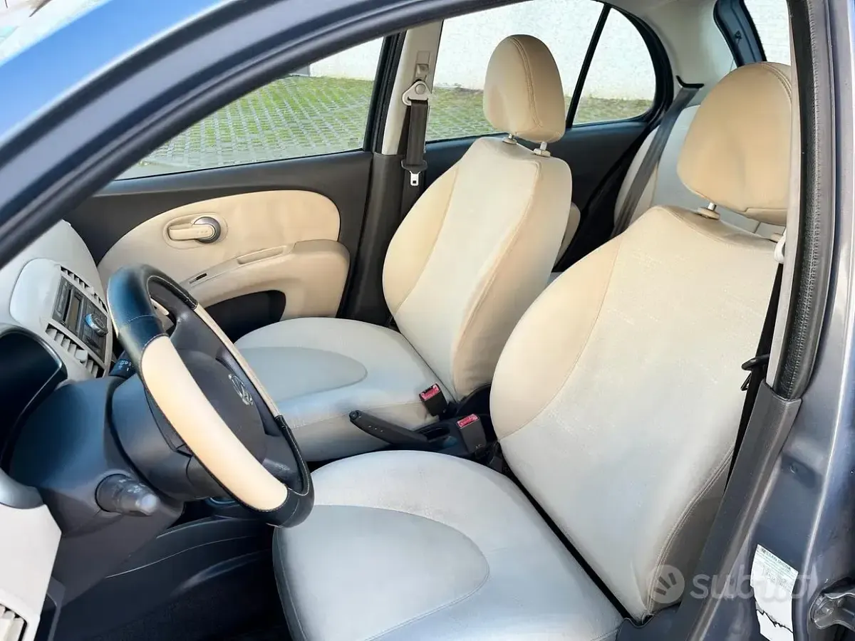 Usado Nissan Micra Acenta 80 HP (58 kW) 2008 Cinzento Sedan