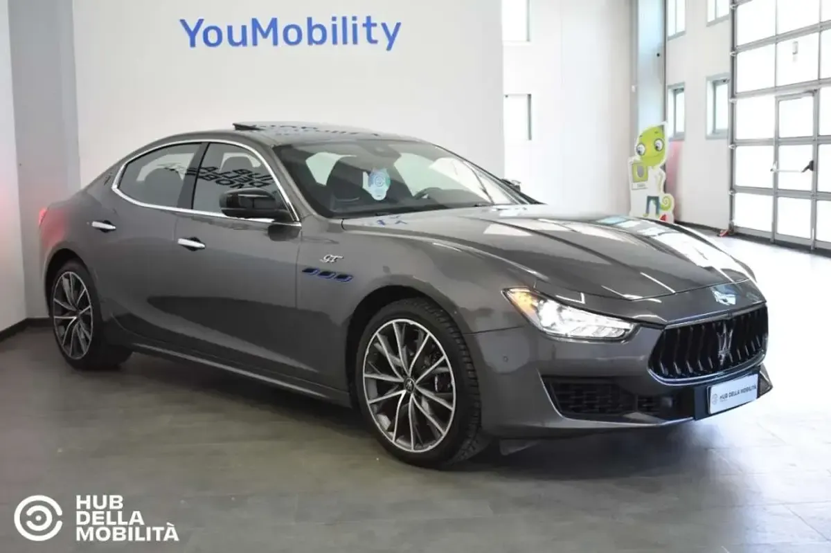Usata Maserati Ghibli GT 330 CV (242 kW) 2023 Grigio Berlina