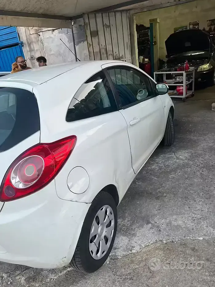 Usata Ford Ka 75 CV (55 kW) 2012 Bianco Utilitaria