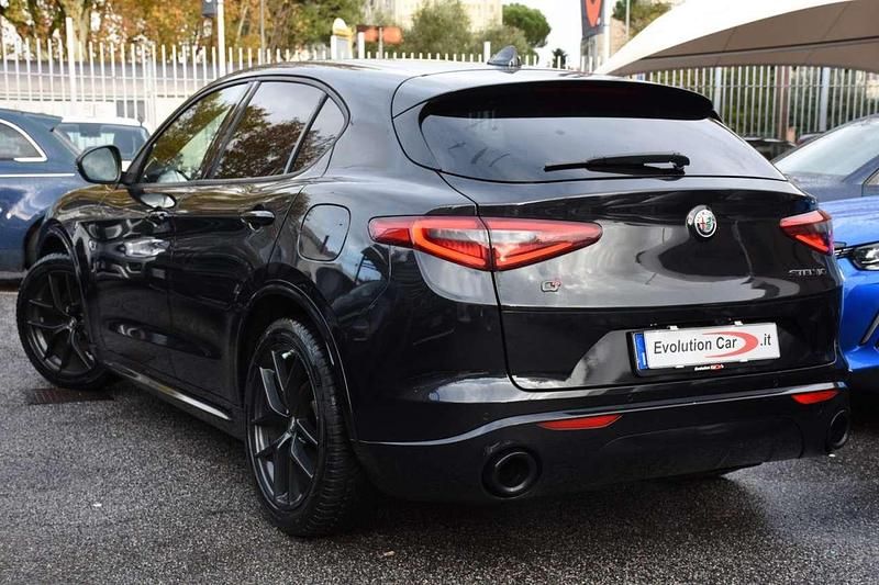 Usata Alfa Romeo Stelvio Veloce 210 CV (154 kW) 2021 Nero metallizzato SUV