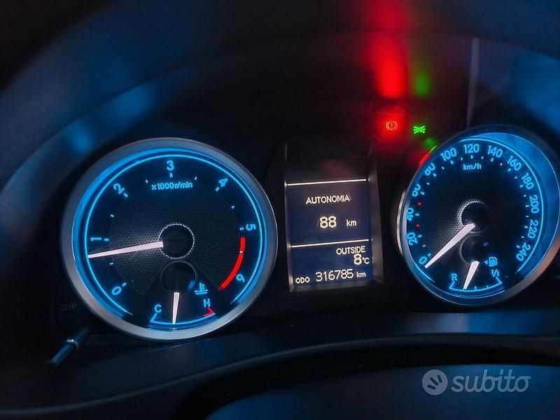 Bianco Usata 2014 Toyota Auris Station wagon | 6000 € - Immagine 1/4