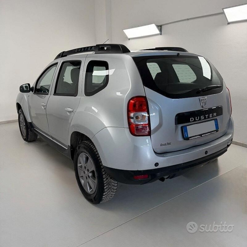 Usata Dacia Duster Lauréate 110 CV (80 kW) 2014 Argento SUV