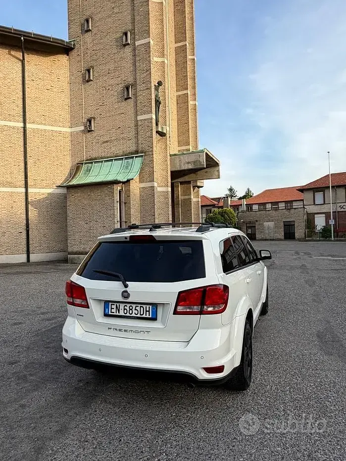 Usata Fiat Freemont 170 CV (125 kW) 2013 Bianco SUV