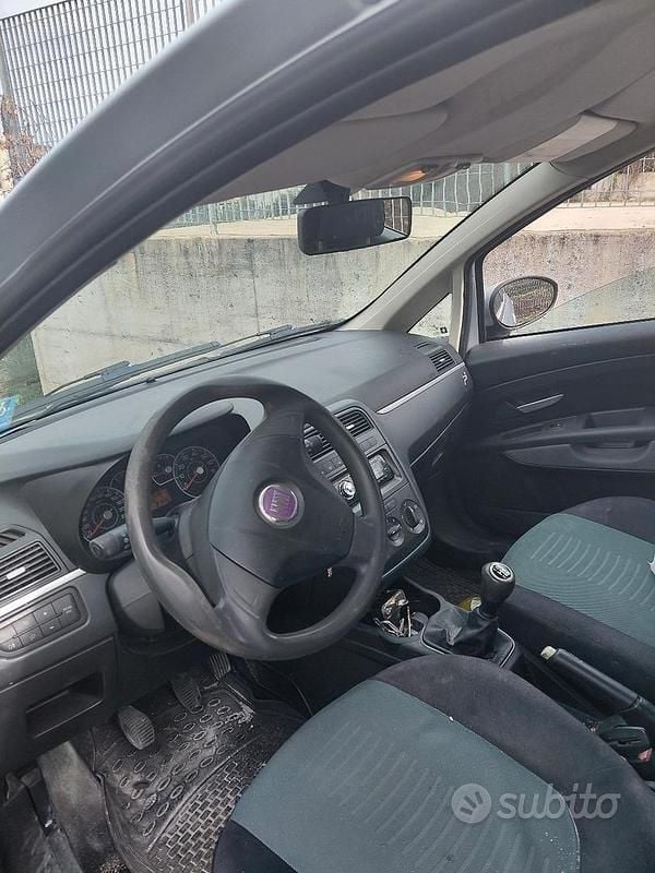 Usata Fiat Punto 80 CV (58 kW) 2018 Grigio Utilitaria