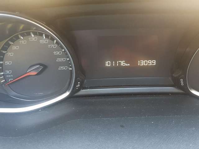 Usato 2017 Peugeot 308 1 6 Diesel 120 Cv 9 950 U20ac