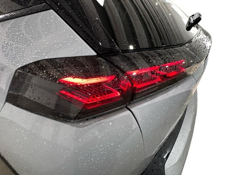 Usata Peugeot 2008 Allure 102 CV (75 kW) 2025 Bianco SUV