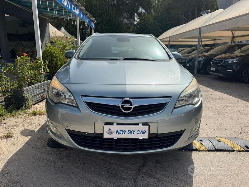 Usata Opel Astra 125 CV (91 kW) 2011 Grigio Station wagon
