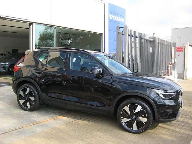 Nuova Volvo XC40 Plus 175 kW (238 CV) 2025 Onyx black SUV