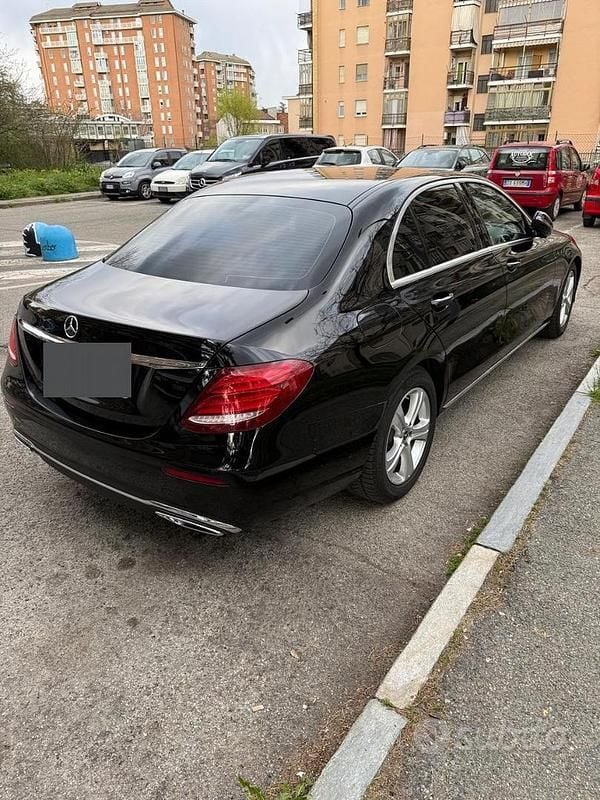 Usata Mercedes E200 150 CV (110 kW) 2018 Nero Berlina