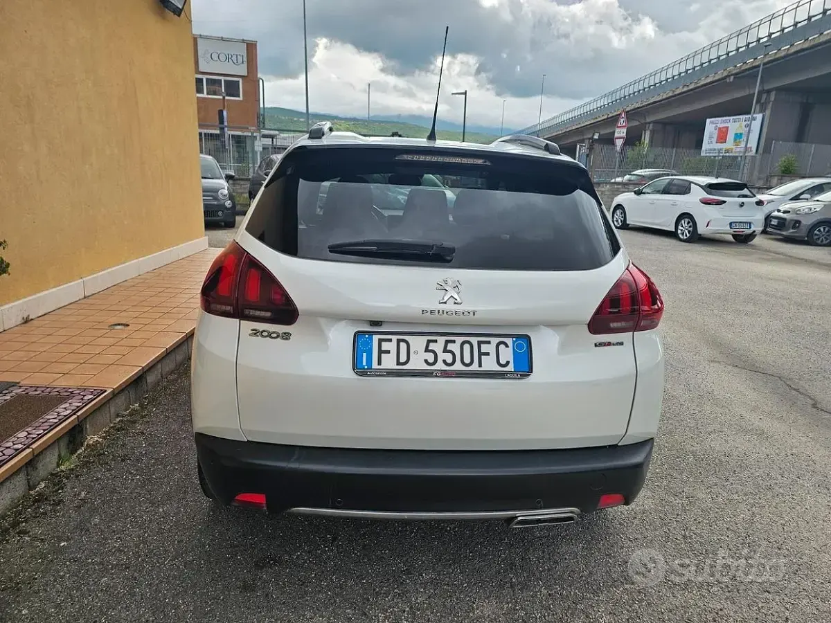 Usata Peugeot 2008 GT-line 110 CV (80 kW) 2016 Bianco SUV