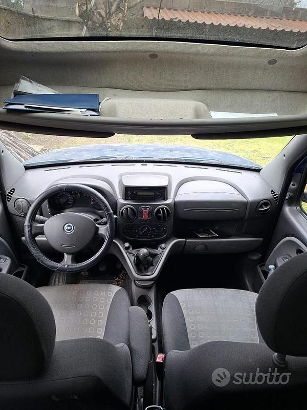 Usata Fiat Doblò 105 CV (77 kW) 2007 Blu Monovolume